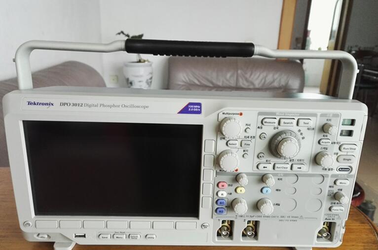 美国tektronix dpo3014数字荧光示波器