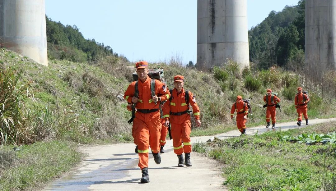 福建省森林消防总队圆满完成2024年野外驻训暨一季度首长机关训练