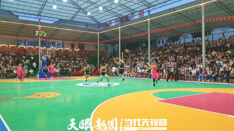 「大屯村乡村篮球赛」之三:30万粉丝网红主播朱江精彩解说球赛