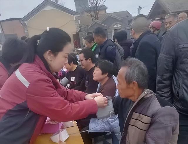 唐河县疾控中心走进张心一村 开展健康促进"321"行动