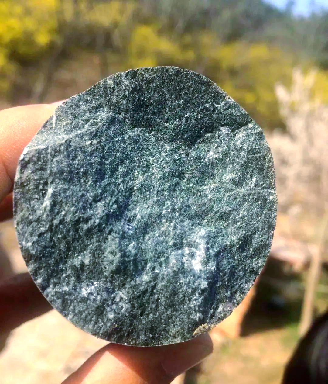 角闪岩:耐磨耐腐,理想的高级骨料选择