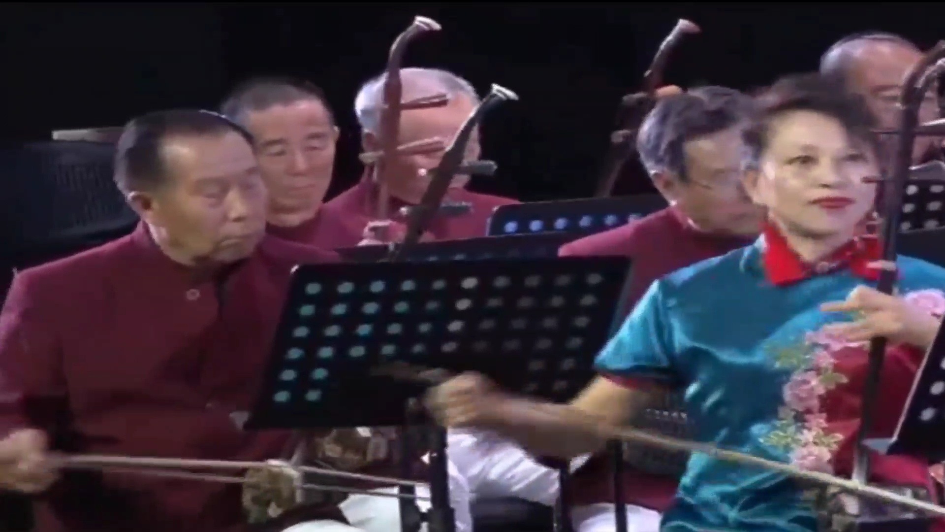 cctv发现之旅白浪情网络迎春晚会 二胡齐奏《牧马少年》