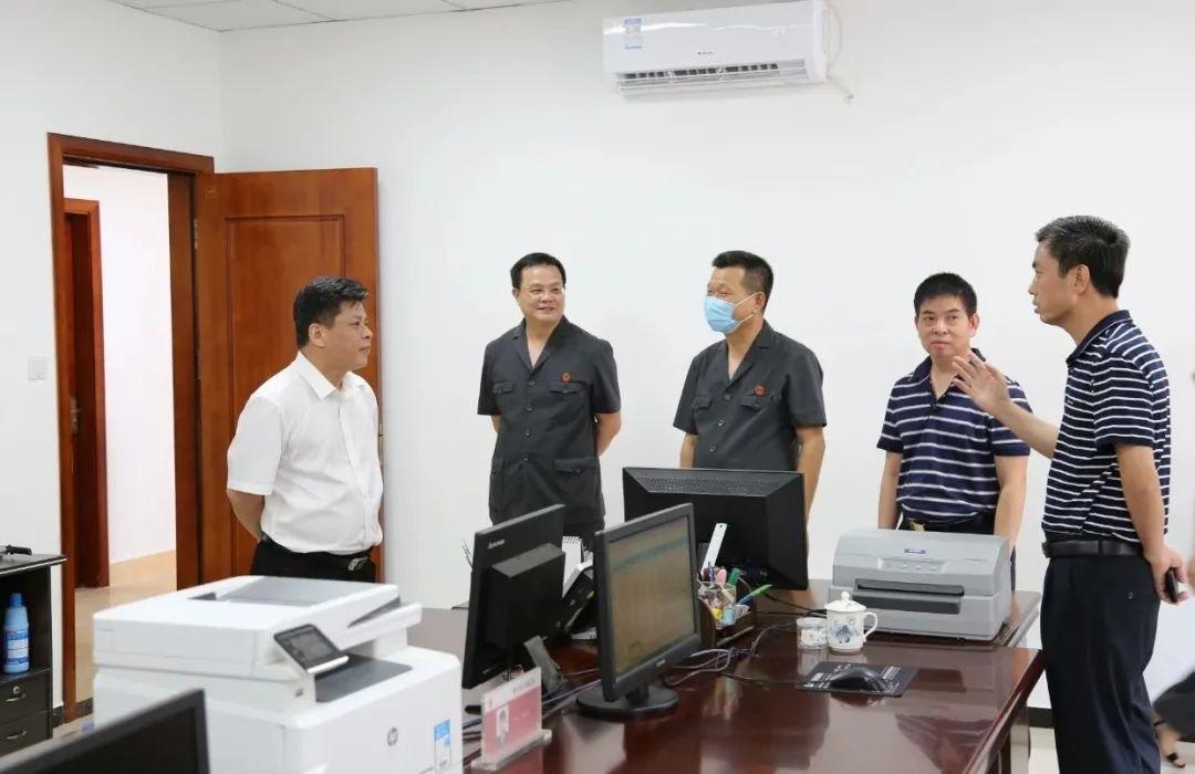 市中院院长肖文浩率调研组到普宁法院开展法庭建设调研活动
