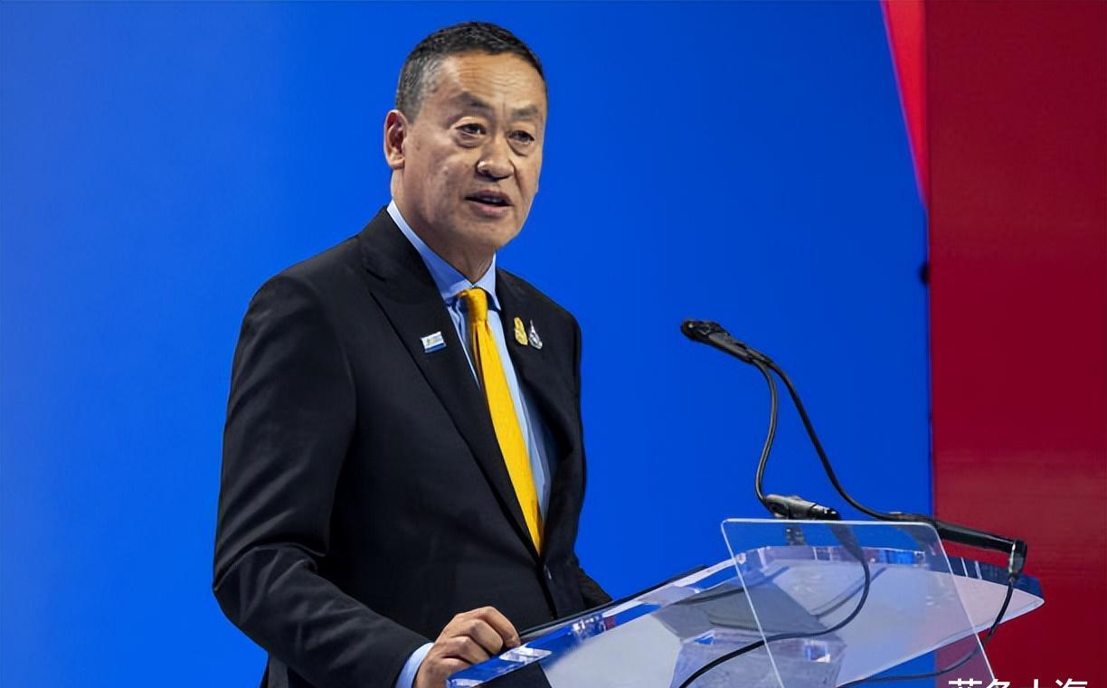 apec合影!唯一女性秘鲁女总统粉裙好美,就只有智利总统不扎领带