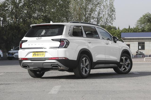 2023款现代胜达两驱精英版售价22.58万元,实拍解读全系次低配