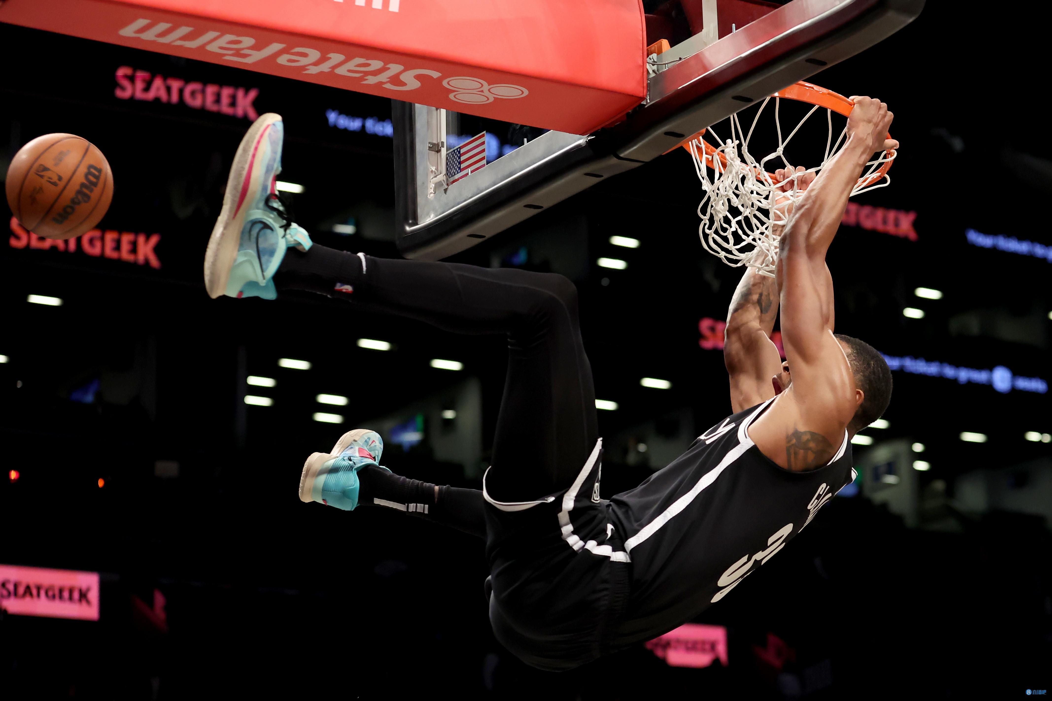 湖人引援瞄准两大猛将！克拉克斯顿成首选，小波特备选补锋线