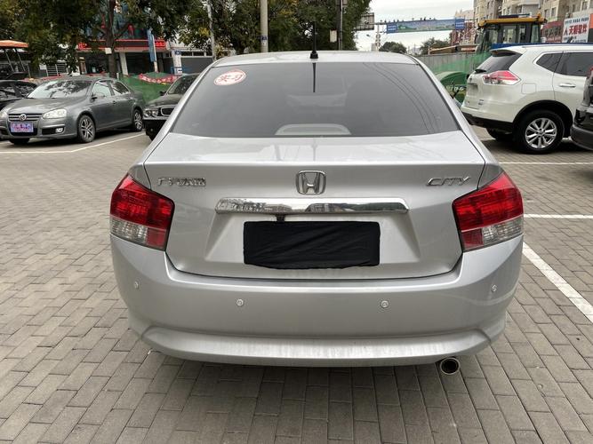 08年本田锋范经典整备质量多少