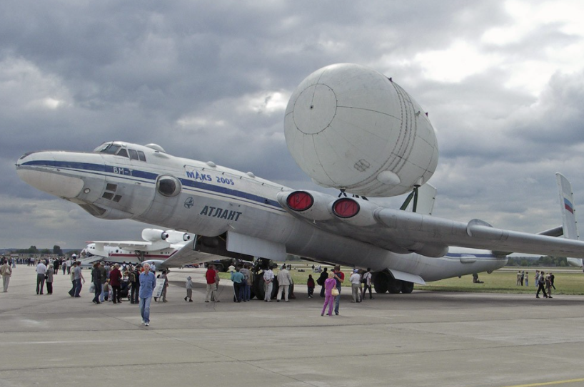 vmt运输机以米亚4改造,看似弱不禁风,但其运载性能很可靠