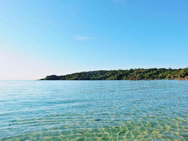 高清大海海滨风景照片桌面无水印壁纸免费分享