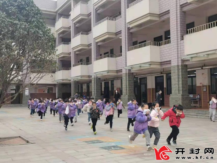 开封市集英小学图片