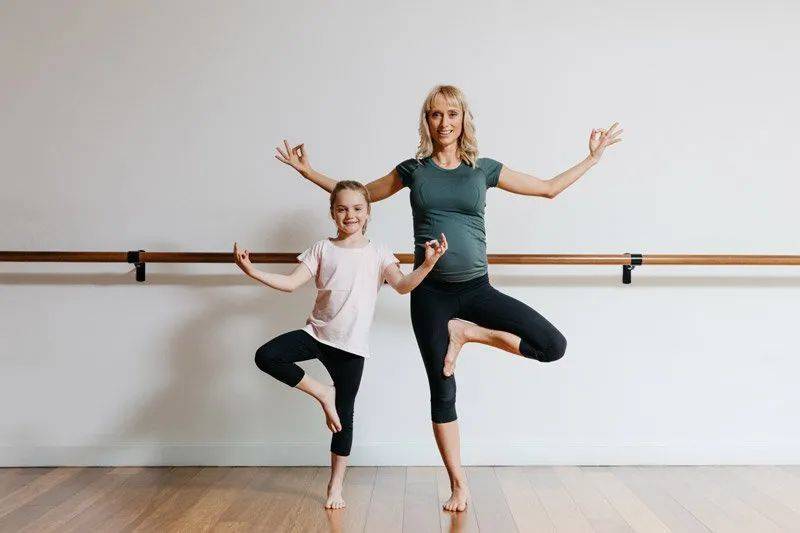 孩子做瑜珈能不能长高?全套亲子瑜伽体式编排,双管齐下!