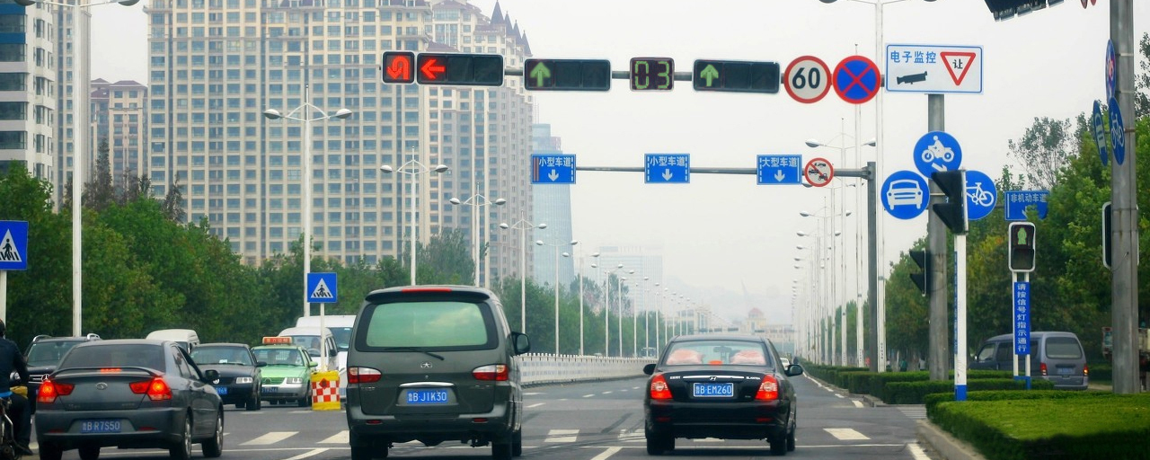 左转亮红灯完成左转,会被扣分吗,算不算闯红灯