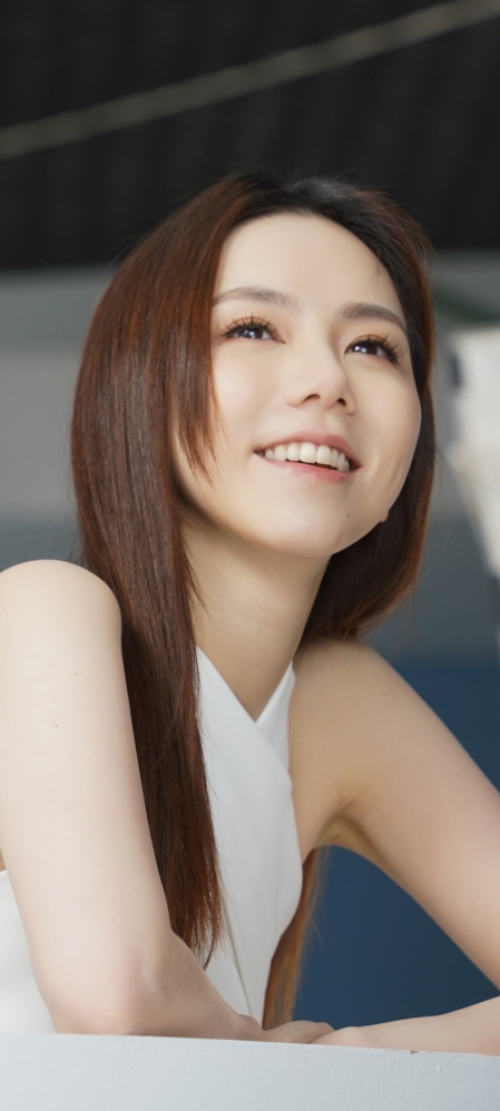 美女壁纸|邓紫棋高清全面屏图片手机壁纸