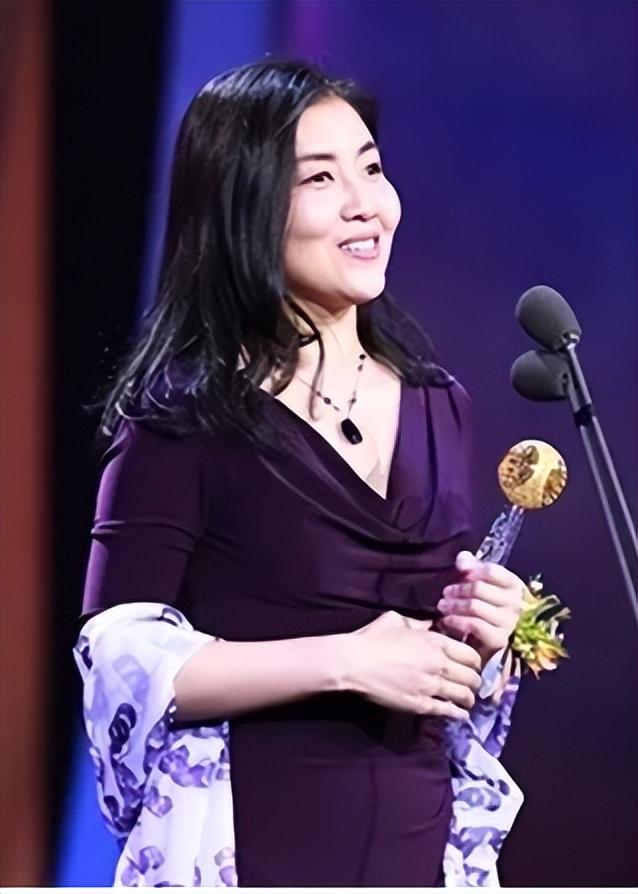 颜宁离美辞职回国:好生活不是娱乐圈娱乐来的,是科学家研究来的