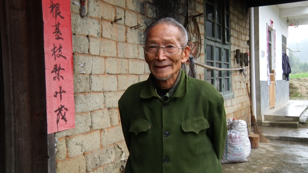 大布江乡江头村村民 朱凤泉