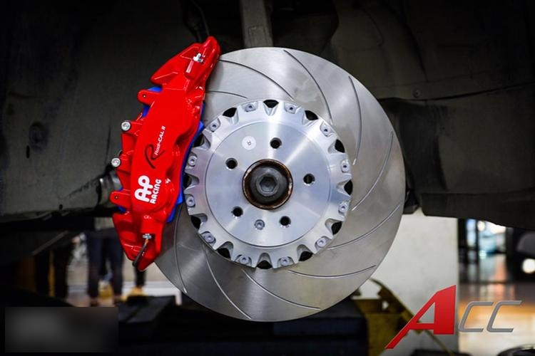 对于奥迪a4l b8车型,前轮制动片的价格是815,而后轮制动片的价格则为