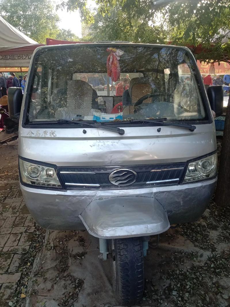 金马三轮车4缸机汽车多少钱一辆