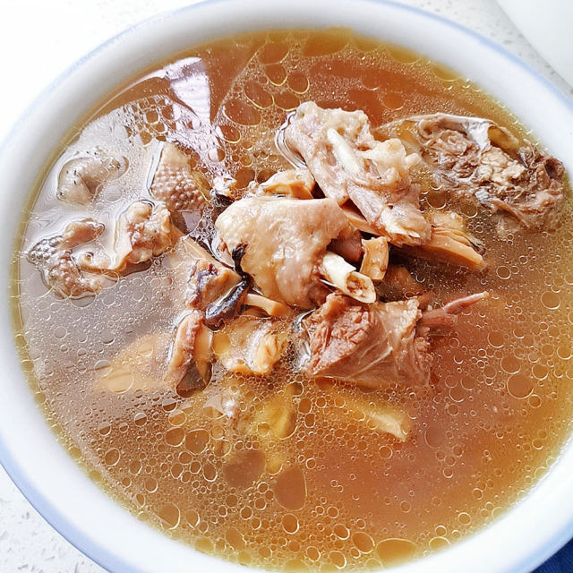 墨鱼老鸭汤,鲜美好喝,一点都不油腻