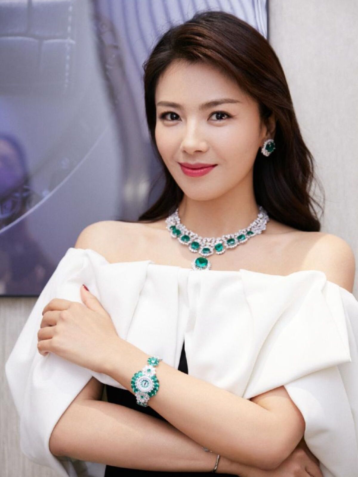 刘涛穿抹胸裙好有"贵妇范",锁骨线条明显,比例更是优越