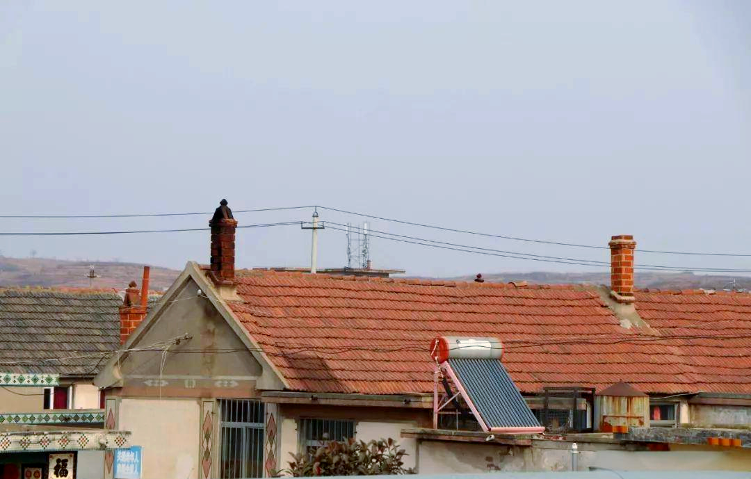 农村老房子烟囱为何多在墙上?