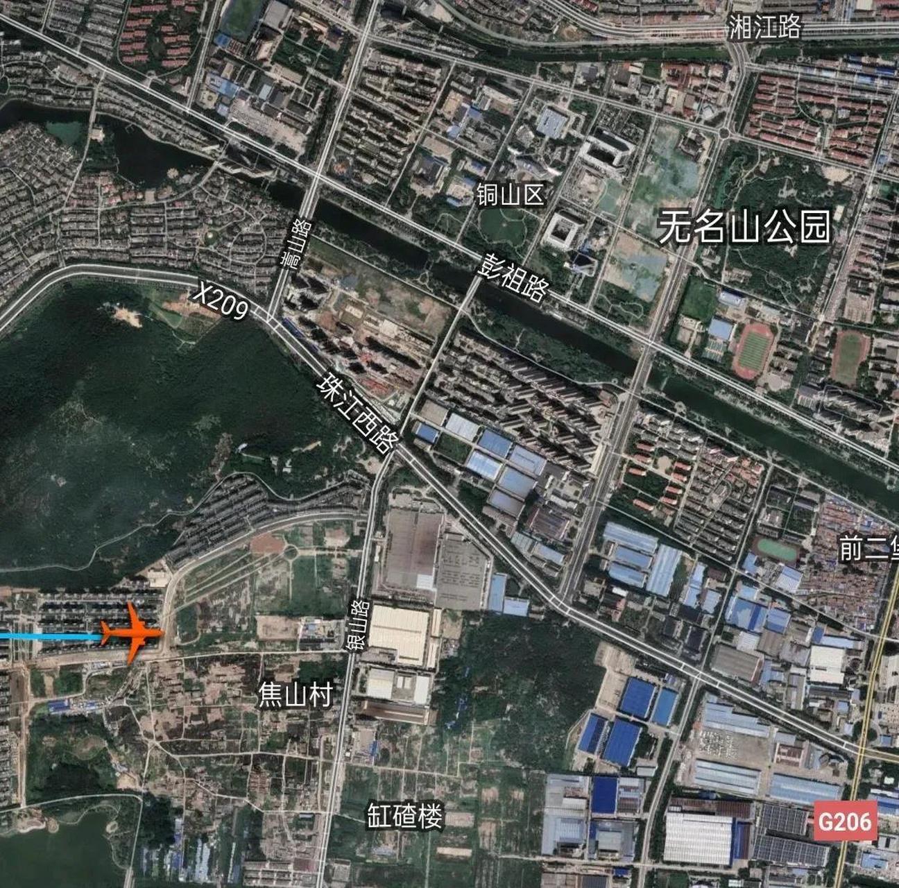 4月27日(今天)7点54分,在安徽省宿州市萧县杜楼镇上空,发现一架正在