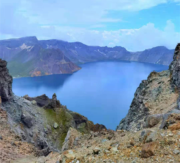 最美風景在路上|環駕中國——打卡世界上最深的高山湖泊