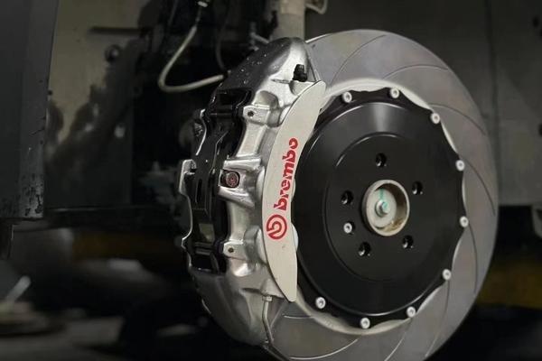 (领克05刹车改装)brembo大六卡钳,搭配380划线盘