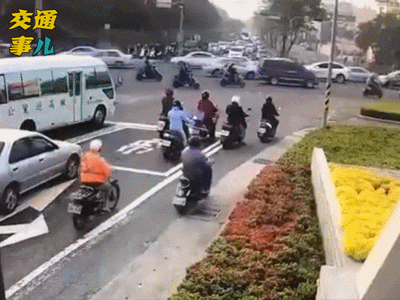 一组动图警示你:大车失控到底多可怕!身怀利器务必心存敬畏(三)