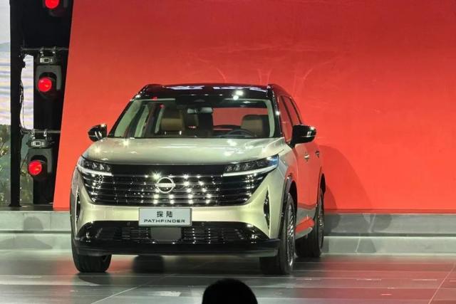 它有着大气的外形,最新的互联座舱,三排七座以及与英菲尼迪qx60同源的