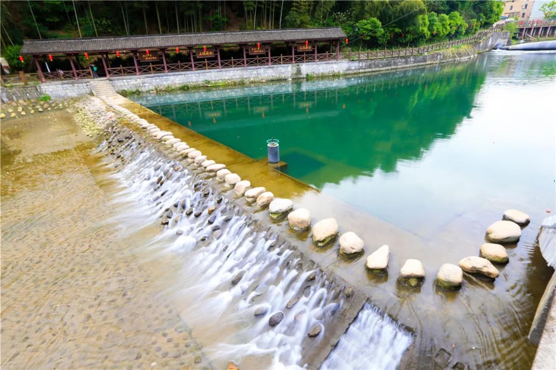 喜讯荣获省级美丽河湖称号戴村七都溪以美出道