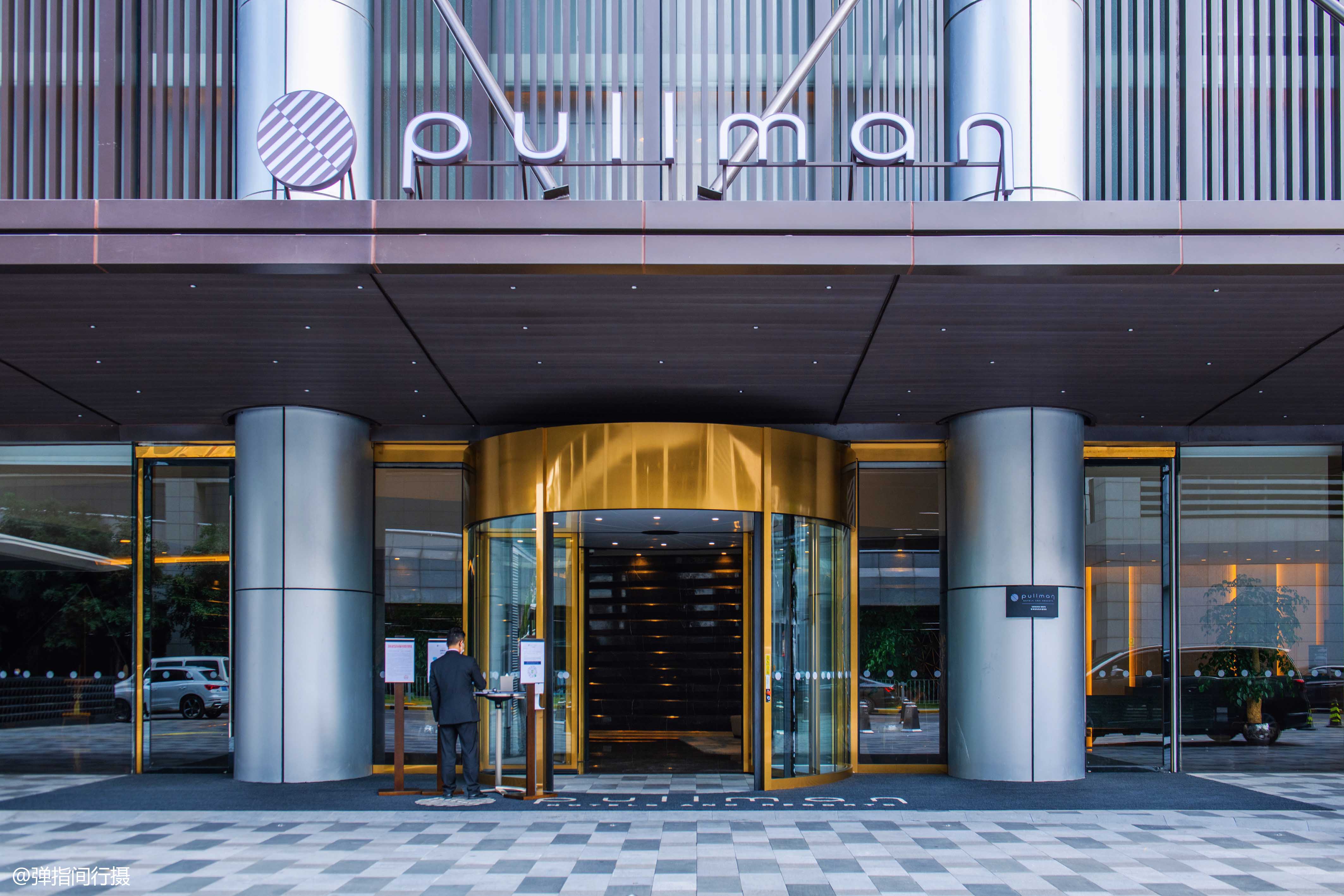东方快车开进深圳北站,深圳第一家铂尔曼酒店开业,住过就圈粉
