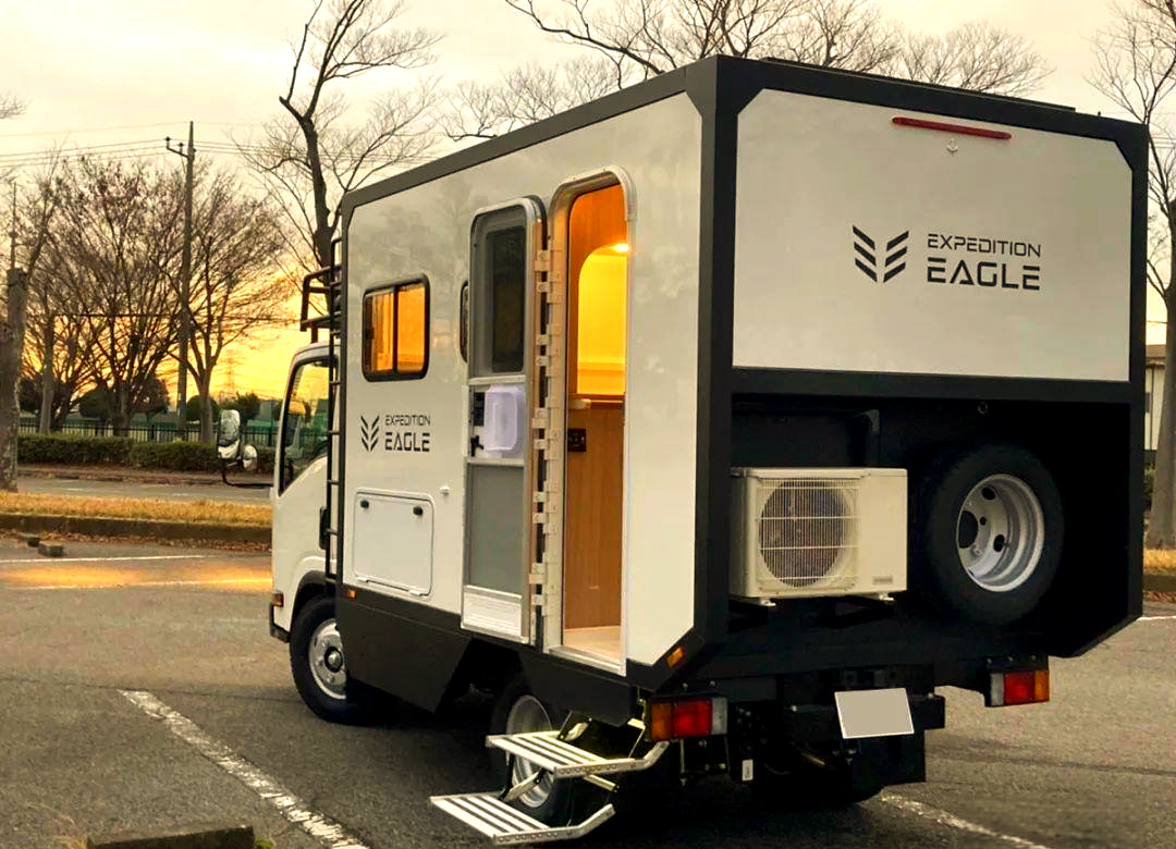 越野五十铃轻卡房车,户外探险的理想选择