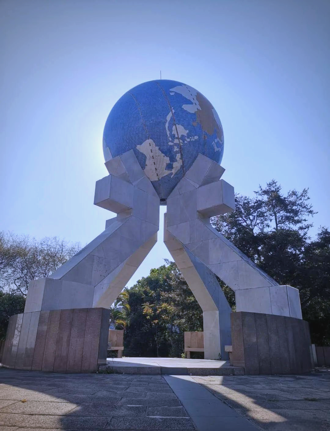 汕头市北回归线标志塔景区:爱国主义教育的丰富资源