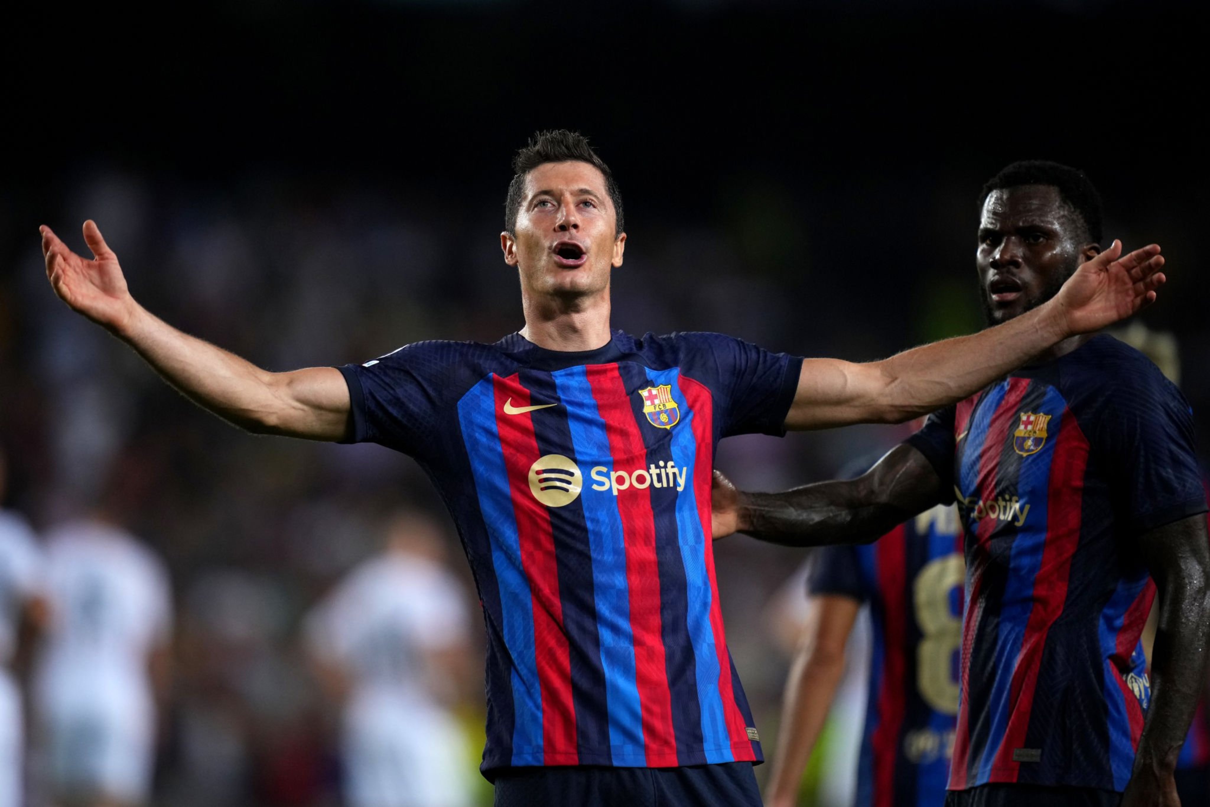 18岁,6000万!巴萨挖莱万接班人 京多安来投,觊觎b席