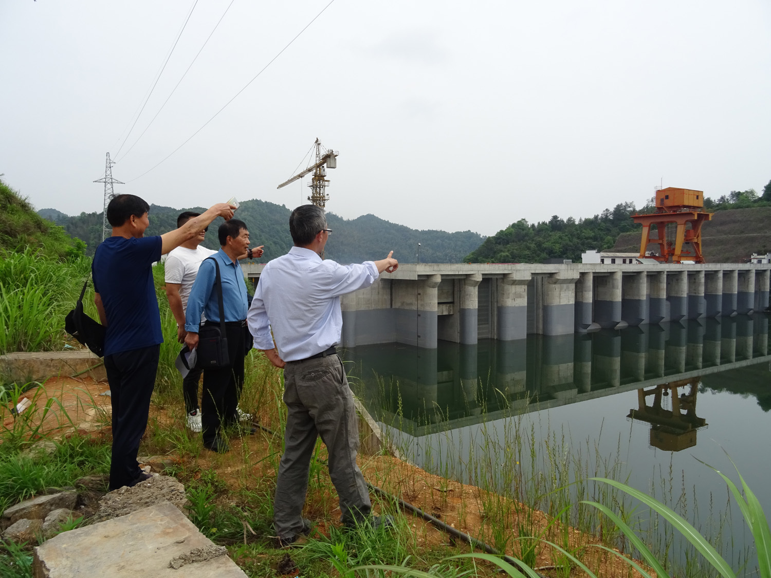 黄山市徽州区老科协参观月潭水库