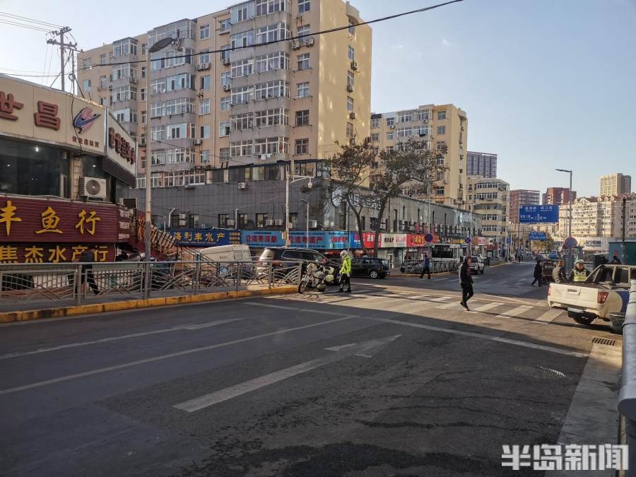 青岛:南山市场大"变身" 干净整洁引居民点赞