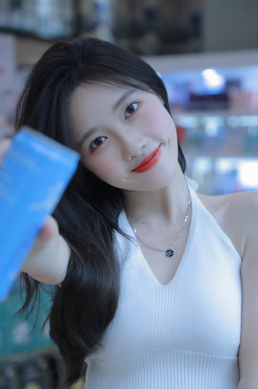 冰清玉洁:梨涡允允,夏天清凉穿搭