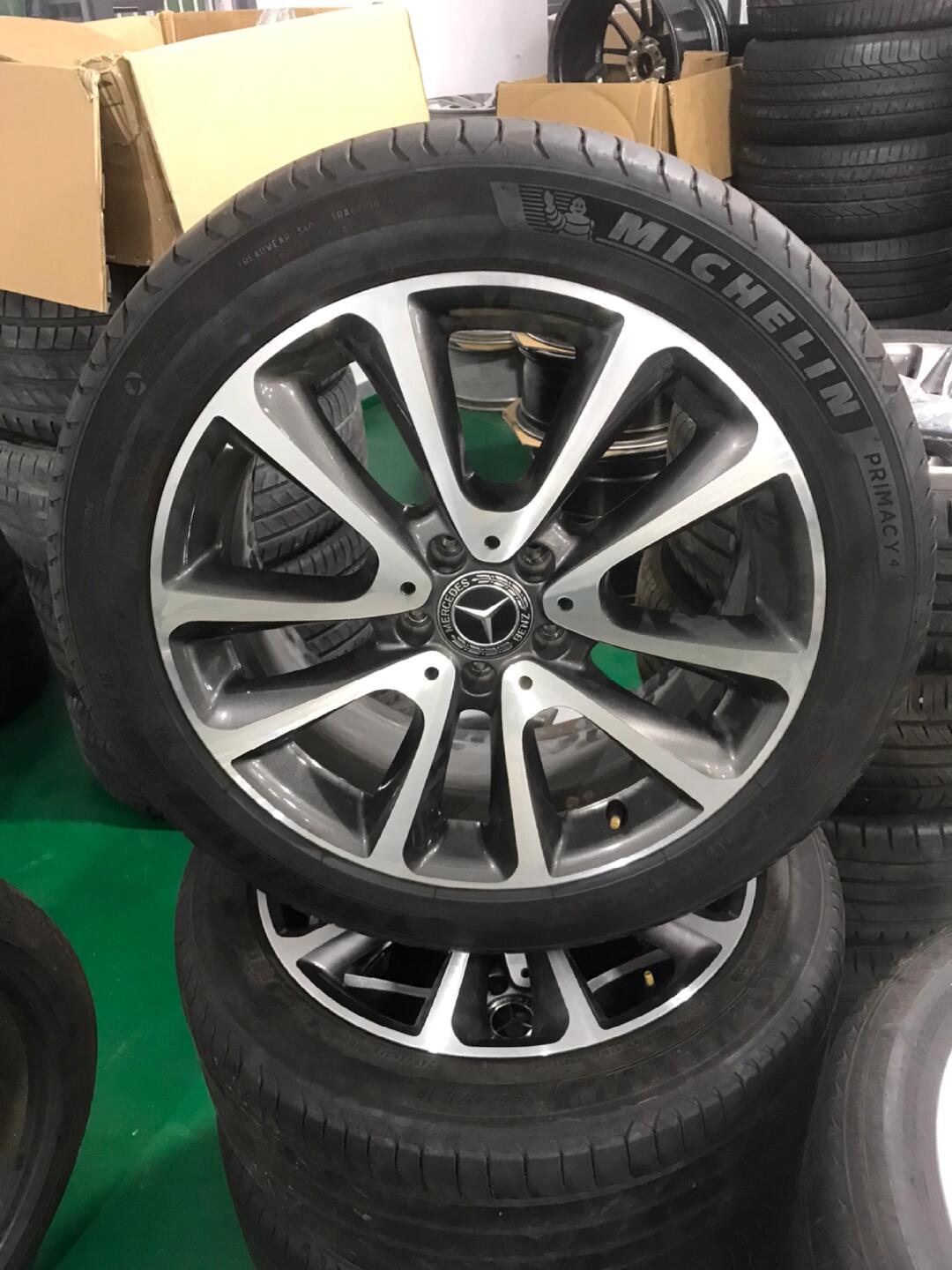 2021款奔驰e300l轮胎是什么品牌?