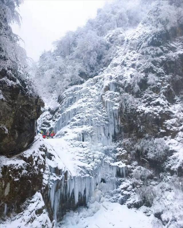 富阳龙门山雪景图片