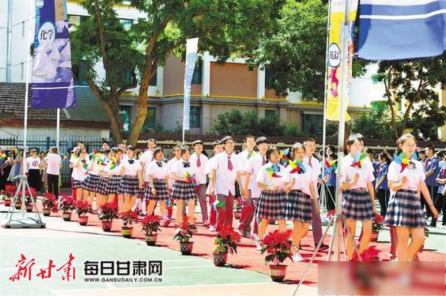 「图片新闻」兰州市第八中学举行2022届初三年级毕业典礼