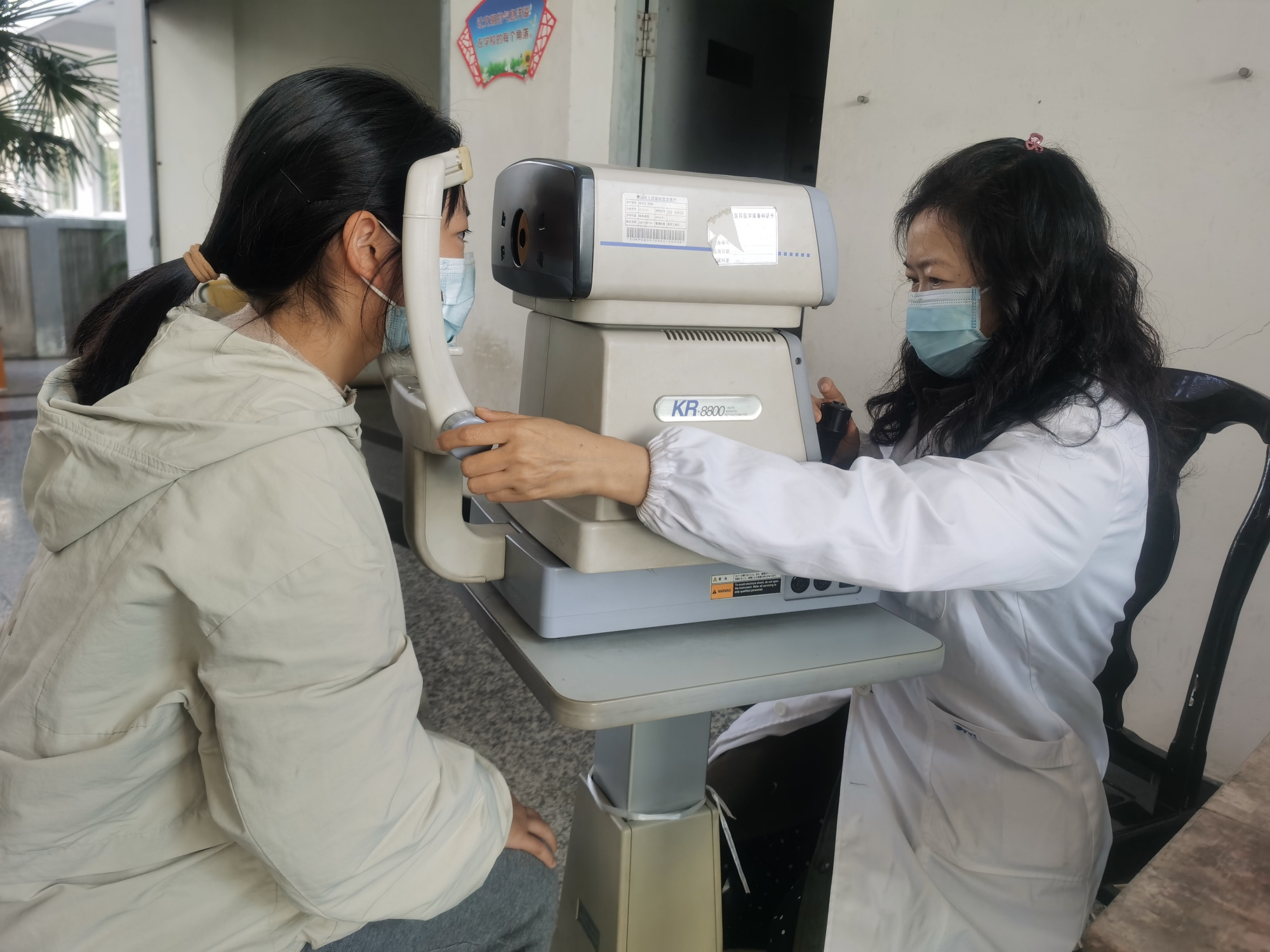 呵护"睛彩视界"黟县为700多名高中生检测视力