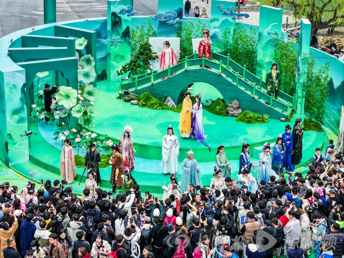 引爆国风之美!2024第六届云台山汉服花朝节盛大启幕