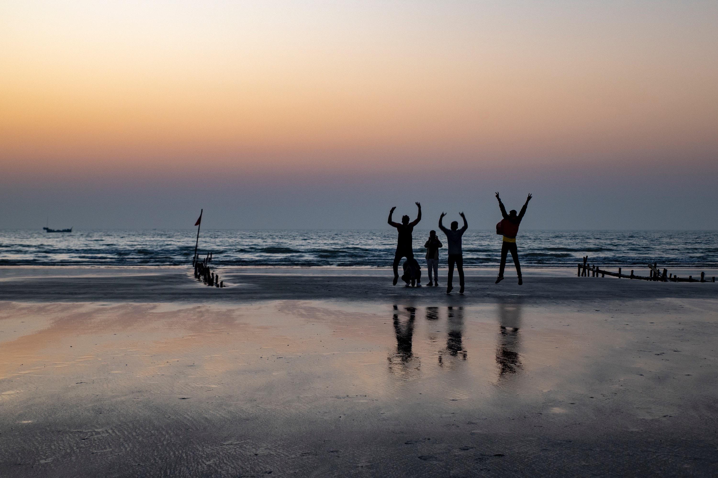 国土面积14.7万平方公里,人口密度是我国的8倍