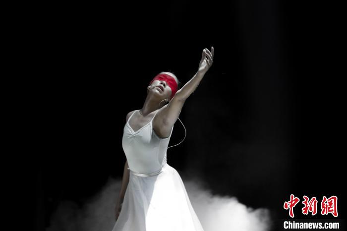 (成都大运纪事)成都失聪舞者张天娇:传递青春之火 于无声世界舞动梦想