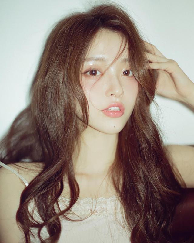 女友感十足!韩国正妹金娜熙:侧脸超美!