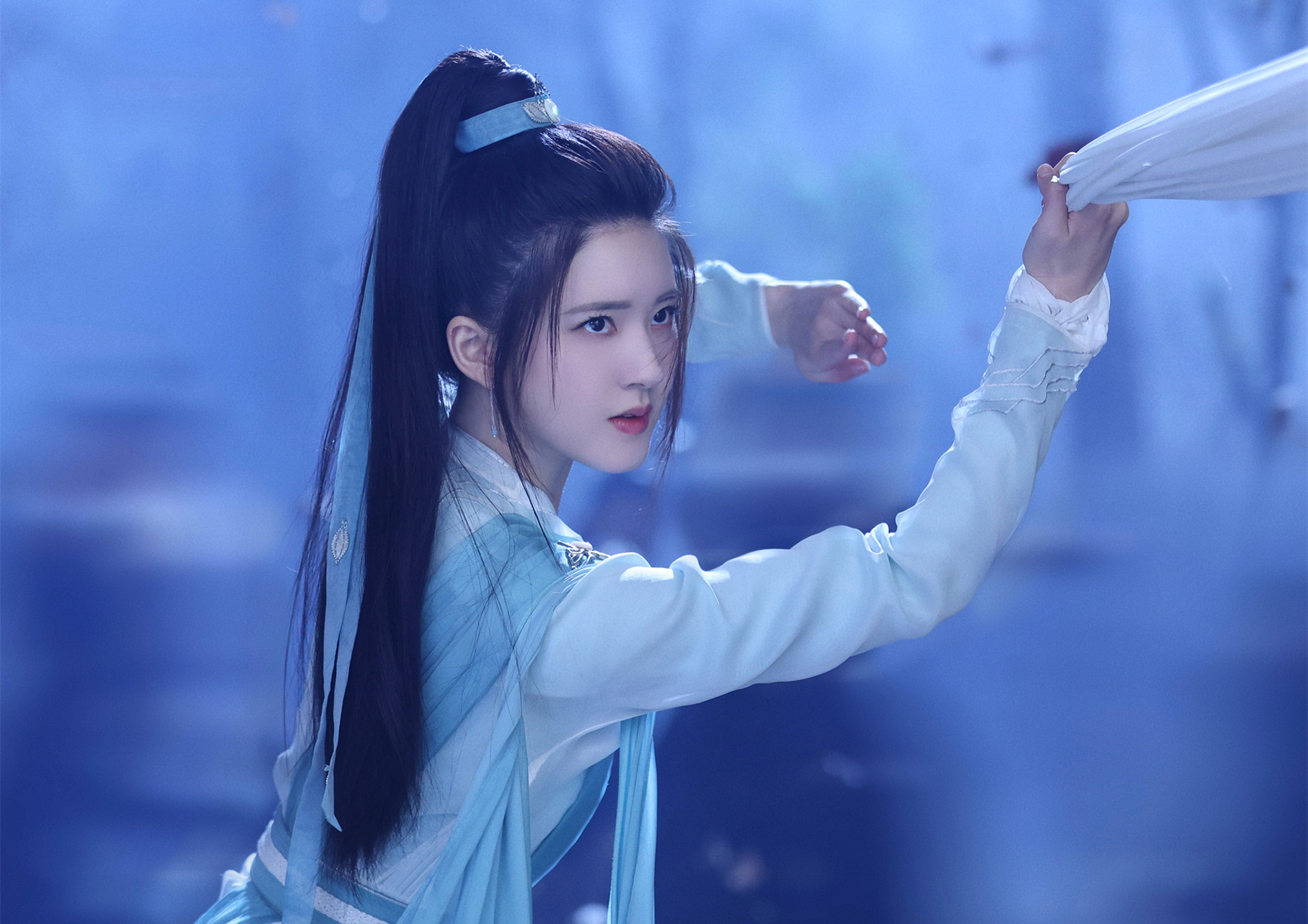 《且试天下》定档,杨洋赵露思主演,张丰毅李若彤作配,特效大剧