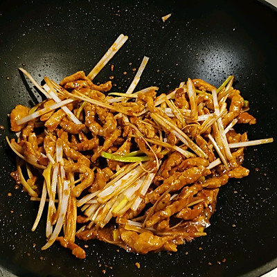 东古家味美食 酱香浓郁的葱炒肉丝