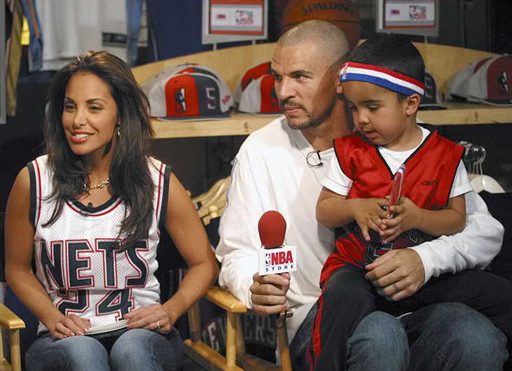 基德49岁前妻晒近照,气质优雅!nba昔日花魁,生3胎保养真好