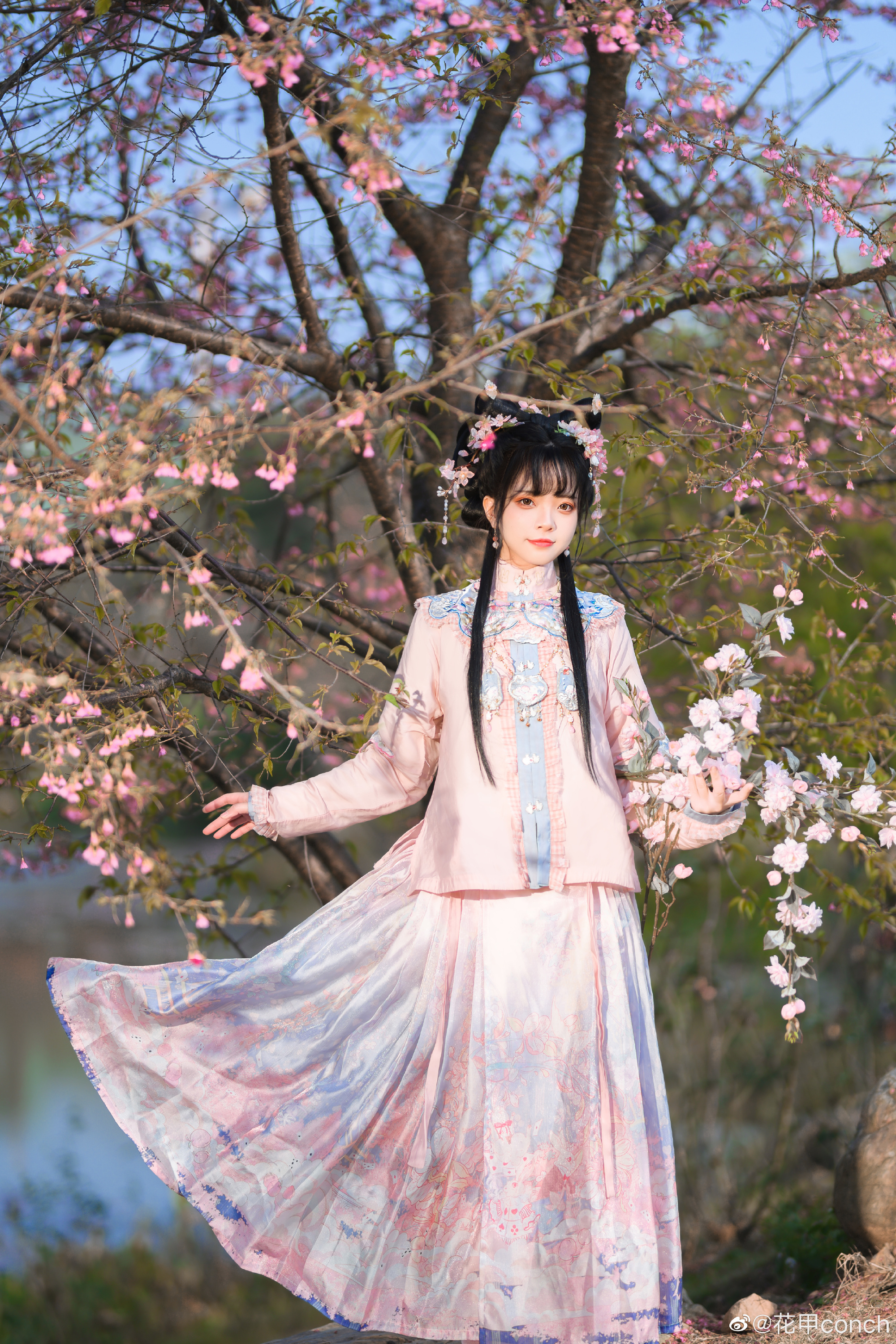 coser花甲conch_桃花汉服少女