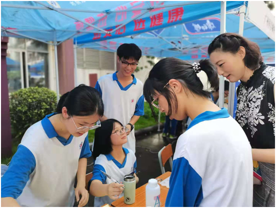 广州科学城中学科学节精彩纷呈